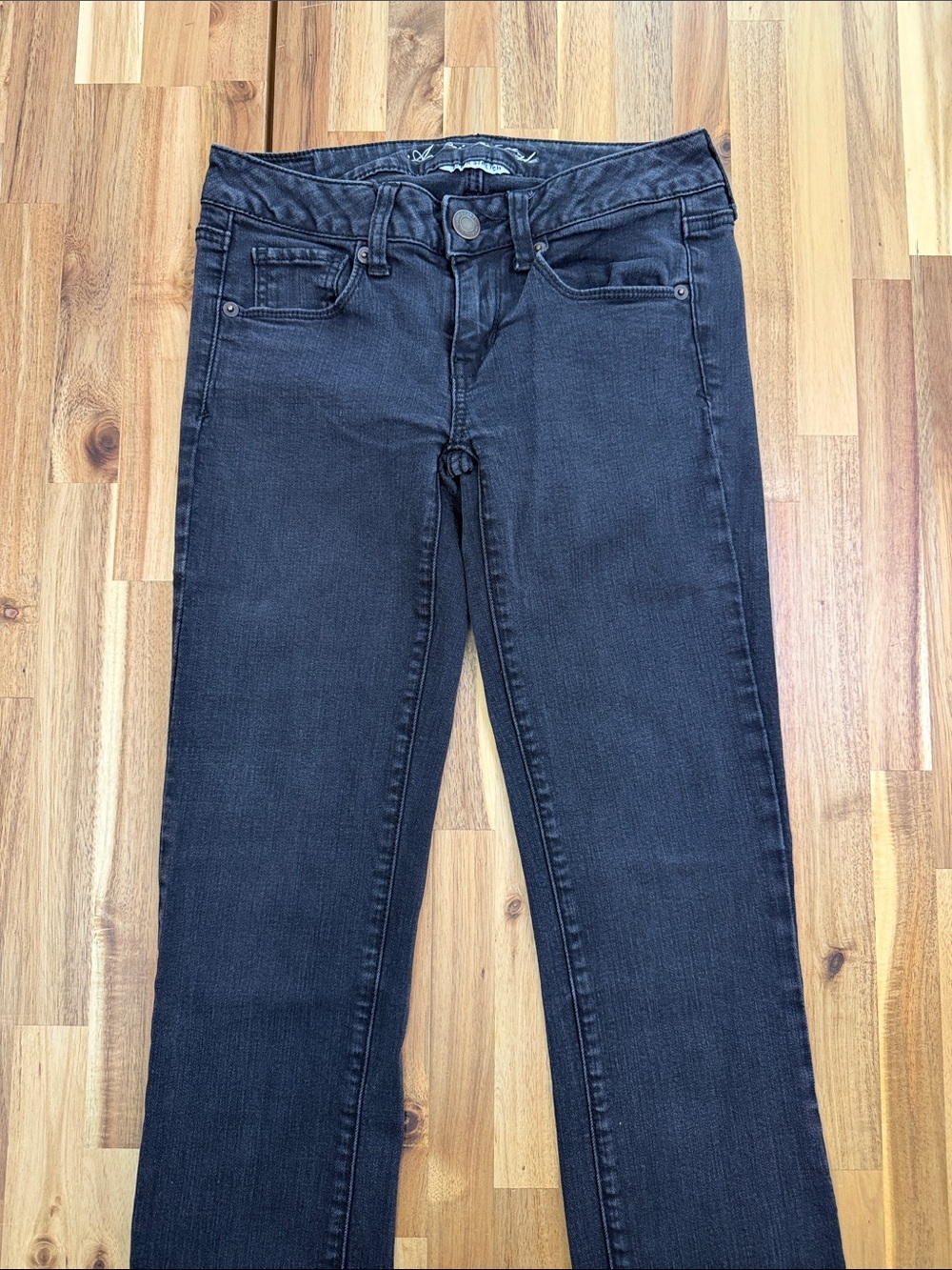 American Eagle Low Rise Skinny Black Denim Jeans - Picture 4 of 8